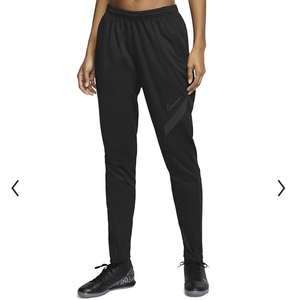 NWOT  Nike sweatpants